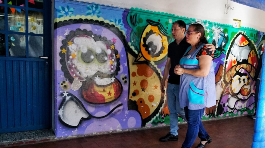 Gray recorrió el Jardín de Infantes N° 902 de Monte Grande