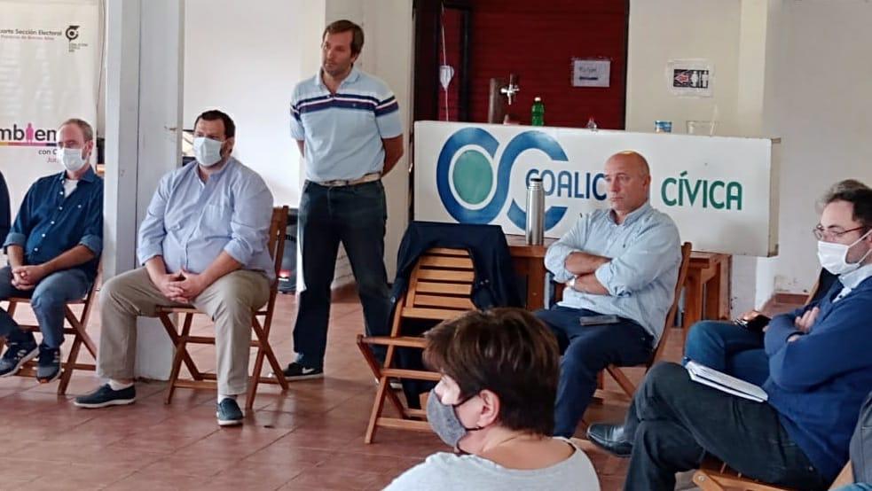 De Leo advirtió que “sin un acuerdo programático entre todos los integrantes de JxC, habrá primarias”