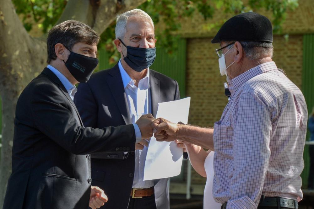 La Provincia entregó 556 títulos de propiedad en Mercedes