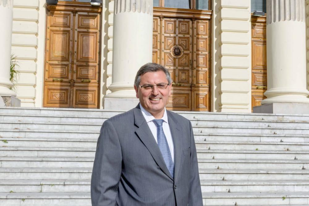 El diputado Walter Abarca presentó un proyecto de ley sobre Endometriosis