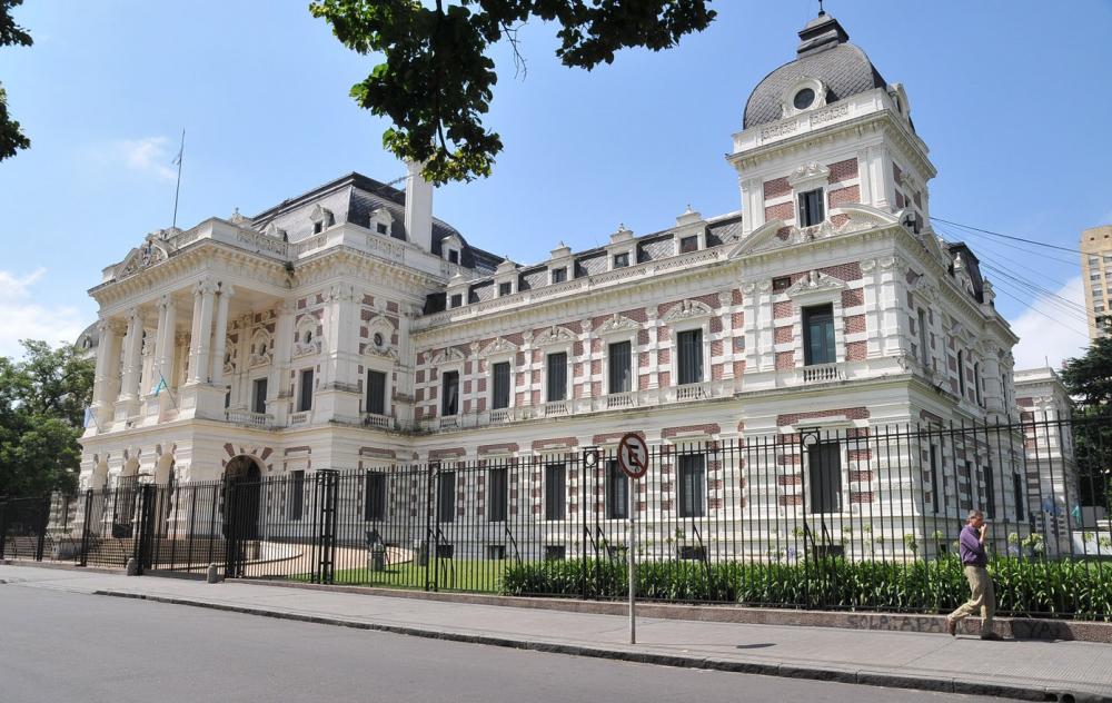 La Provincia adopta las nuevas medidas de cuidado establecidas por el Gobierno Nacional