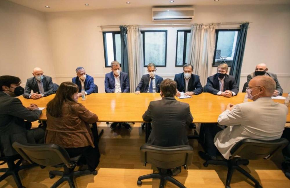 Kicillof: "Si siguen los contagios de coronavirus, no hay sistema de salud que aguante"