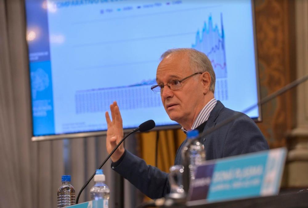 Gollan: "Hay pequeños indicios de que se está desacelerando la curva de contagios"