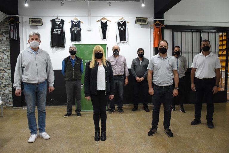 Continúa la entrega de $2.000.000 a los clubes y entidades deportivas de la ciudad