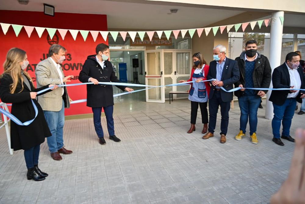 Junto a Trotta y Cascallares, Agustina Vila inauguró un nuevo jardín de infantes y obras en una primaria 