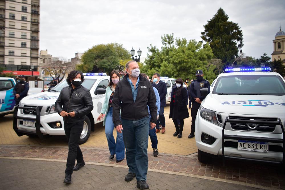 Berni entregó 30 patrulleros en Morón