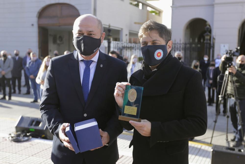 Kicillof y Secco encabezaron el acto por el 220º aniversario de Ensenada