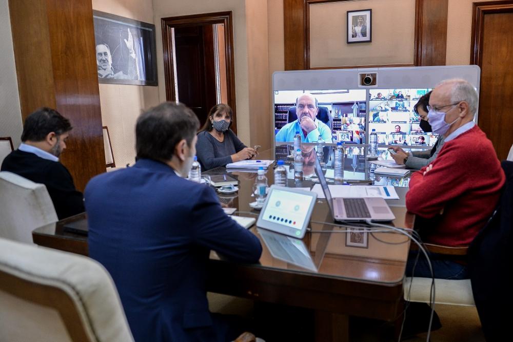 Kicillof se reunió con intendentes de toda la Provincia