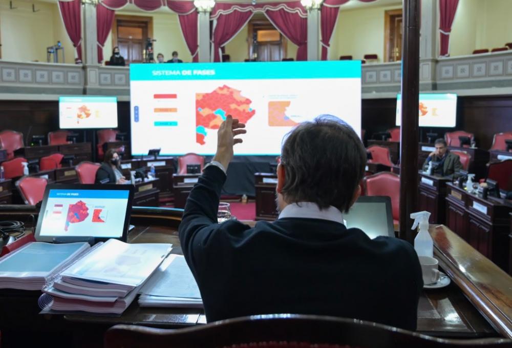 Bianco presentó el séptimo informe del Ejecutivo ante la Comisión Bicameral de la Legislatura