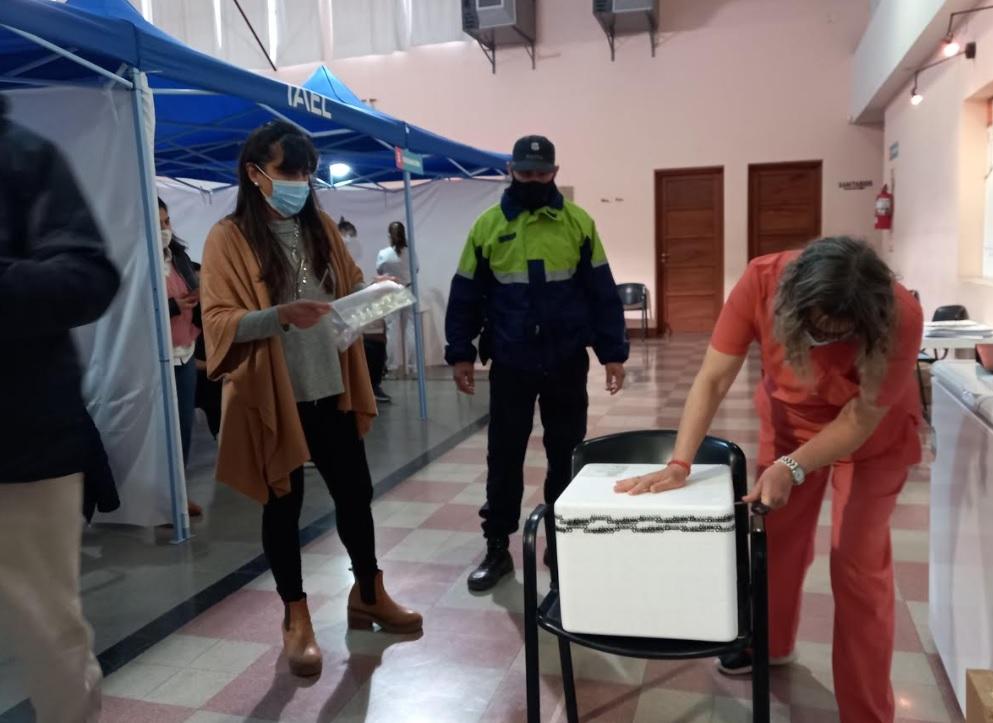 Llegaron al distrito 900 segundas dosis de la vacuna AstraZeneca