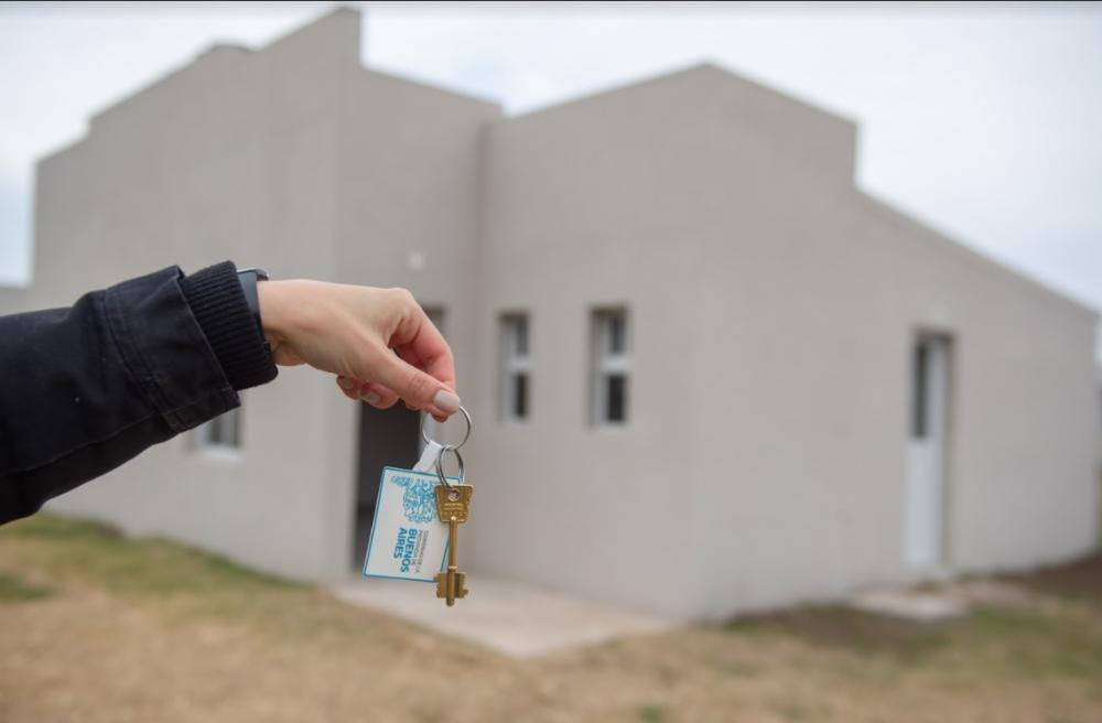 Kicillof entregó nuevas viviendas en General Pinto