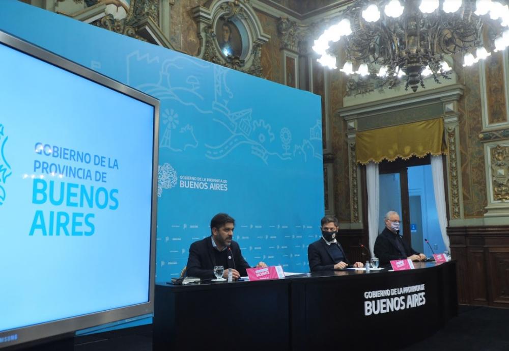 Kicillof anunció la vacunación libre para mayores de 30 años y que el área metropolitana ingresó en fase 4