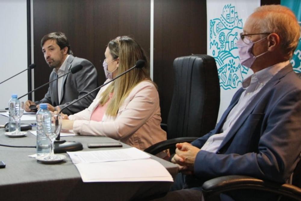 La Provincia presentó el proyecto de ley para impulsar la producción de medicamentos
