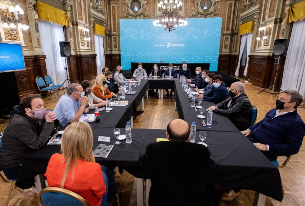 Kicillof se reunió con intendentes e intendentas de la tercera sección electoral