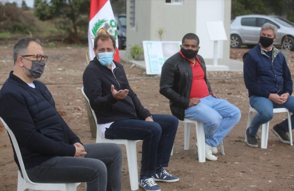 Garro a vecinos de la colectividad peruana: “Ustedes hacen a la fuerza económica y cultural de la ciudad”