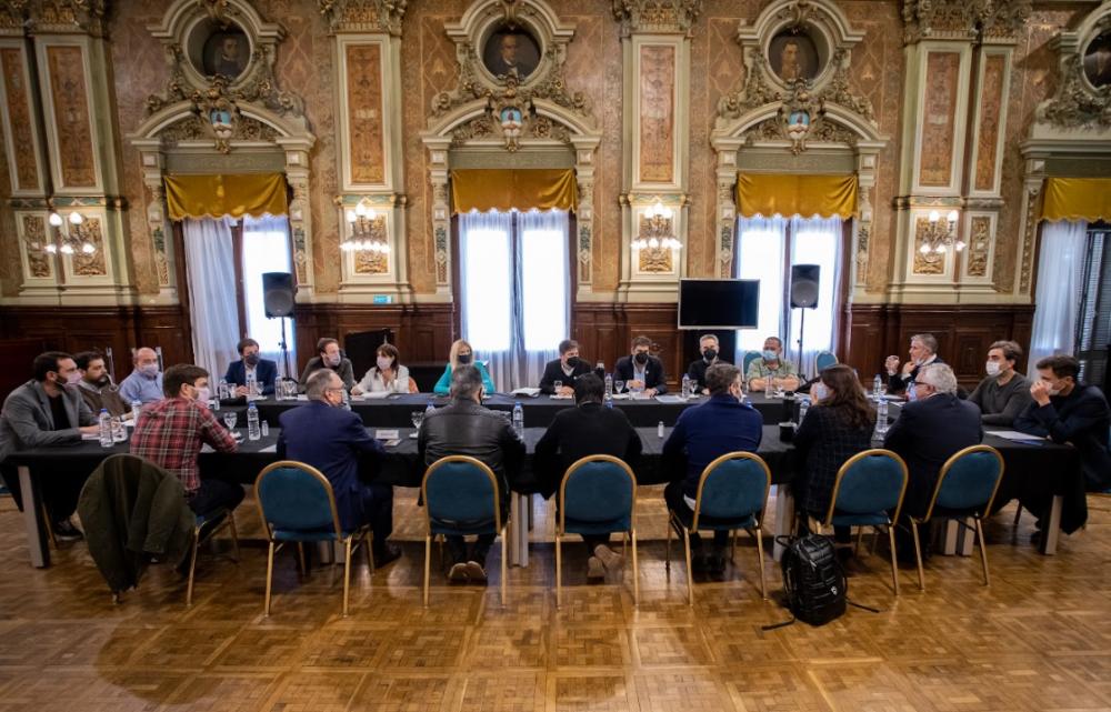 Kicillof se reunió con intendentes de la primera sección electoral