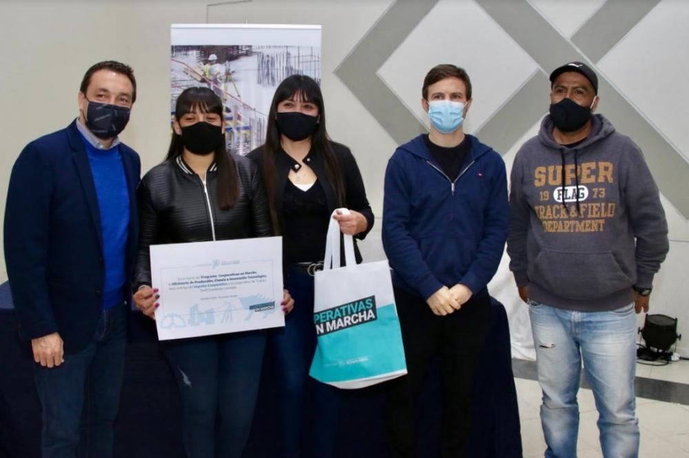 Impulso Cooperativo: la Provincia entregó subsidios a cooperativas en Florencio Varela y Berazategui