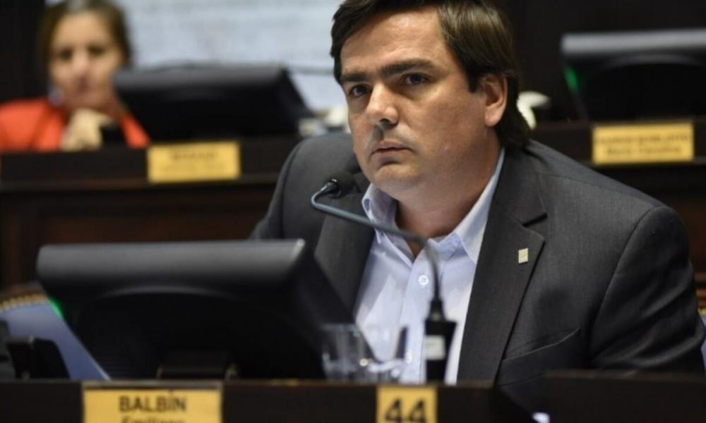 Balbín se mostró preocupado por la decisión del Gobierno de intervenir en las exportaciones de maíz