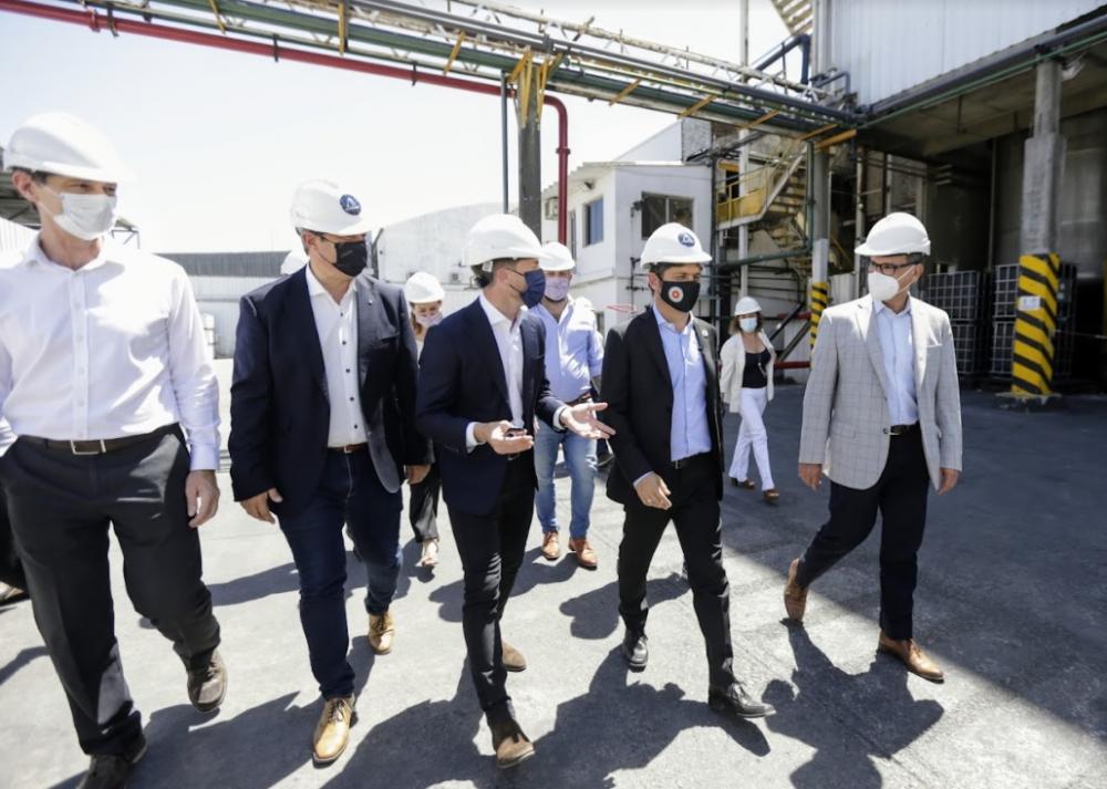 Kicillof y Cascallares recorrieron la nueva planta de una empresa de materiales compuestos
