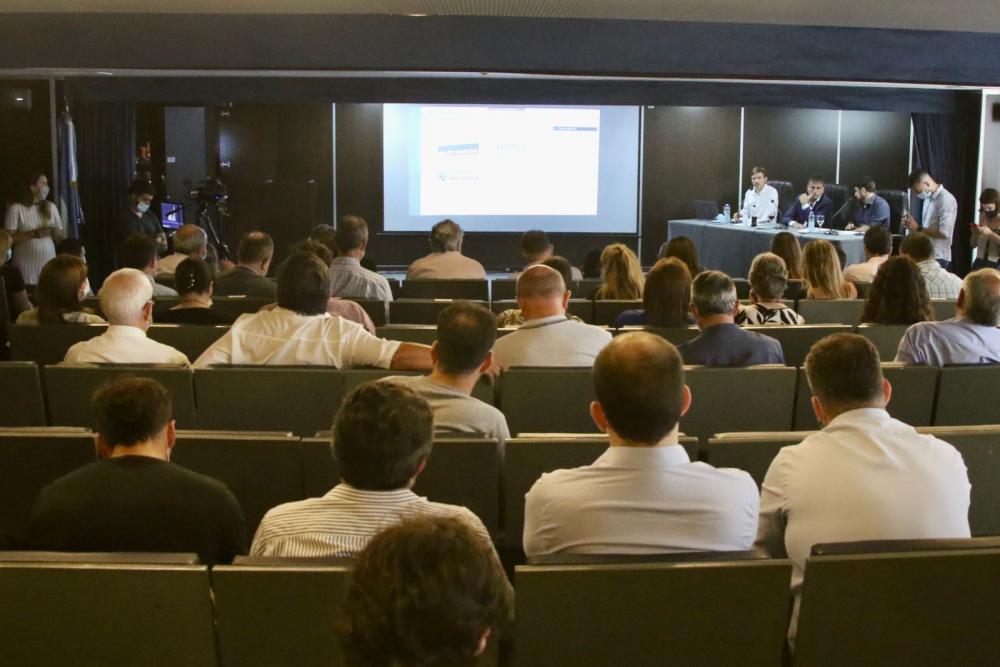 Costa defendió el Presupuesto 2022 en la Legislatura