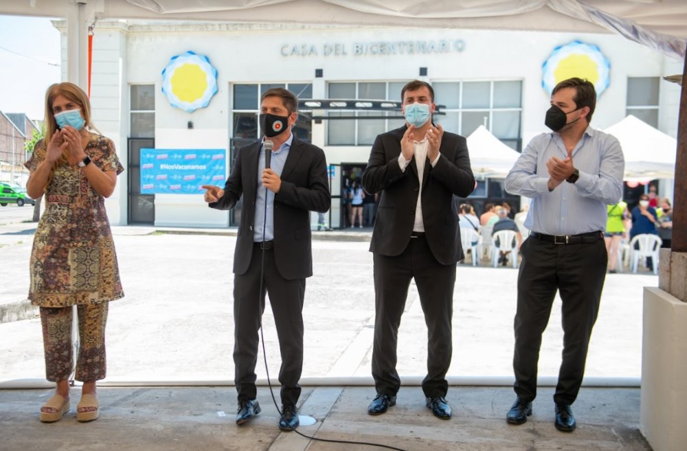 Kicillof anunció la vacunación libre con tercera dosis para mayores de 60 años, trabajadores de la salud e inmunodeprimidos