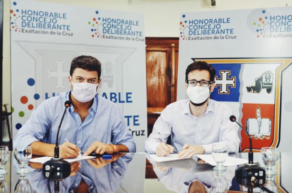 La Provincia firmó un acuerdo para la construcción de 50 viviendas en Exaltación de la Cruz