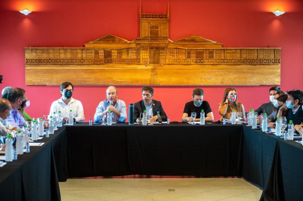 Kicillof se reunió con comerciantes y empresarios vinculados al turismo