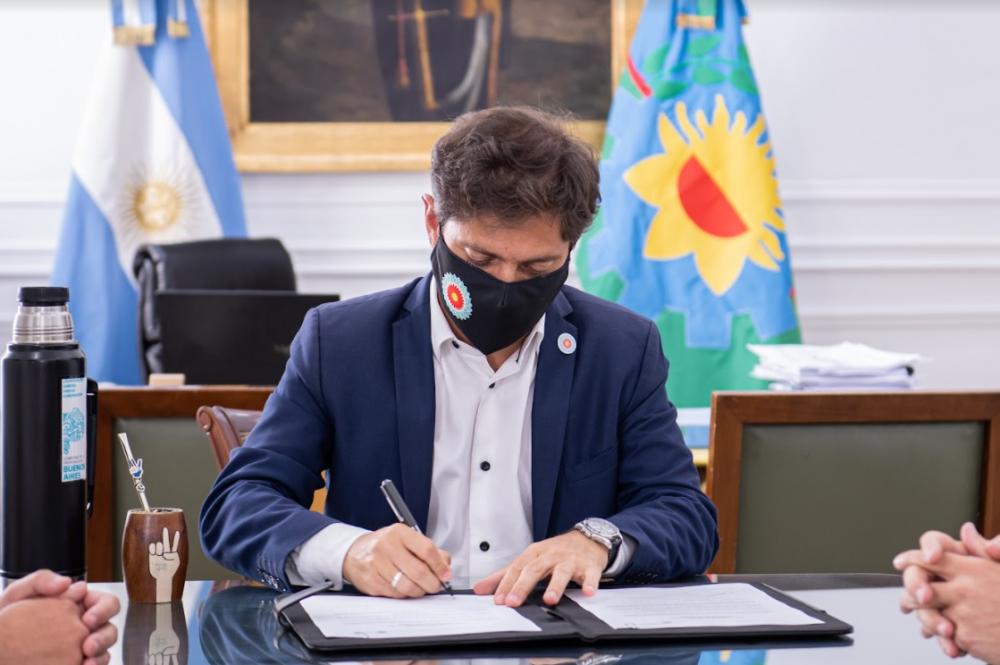 Kicillof firmó un convenio para la provincialización del Hospital Ramón Carrillo de San Vicente