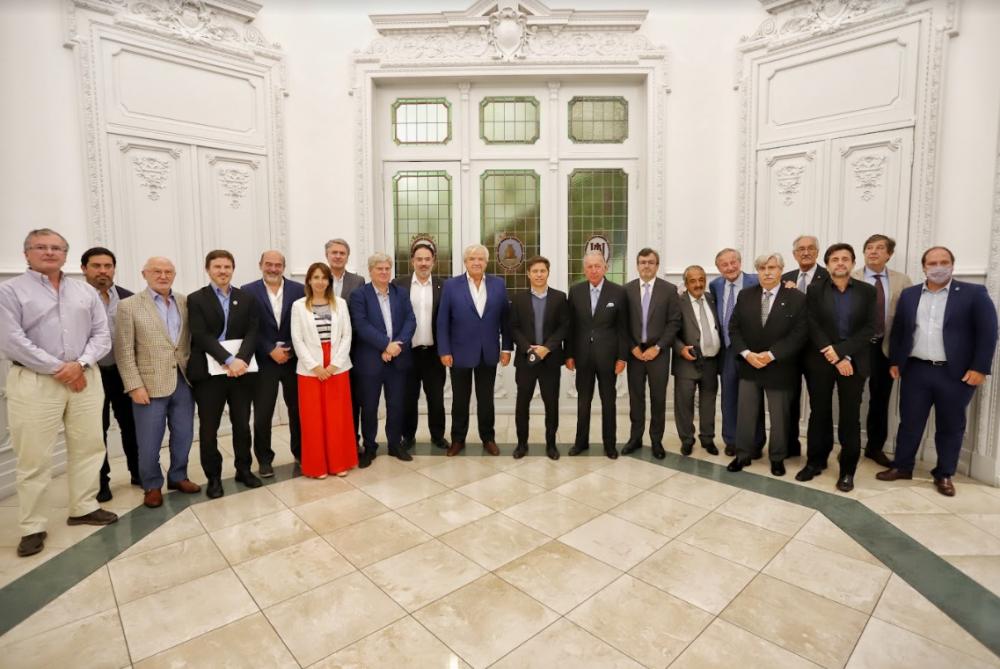 Kicillof se reunió con las autoridades de la Unión Industrial Argentina