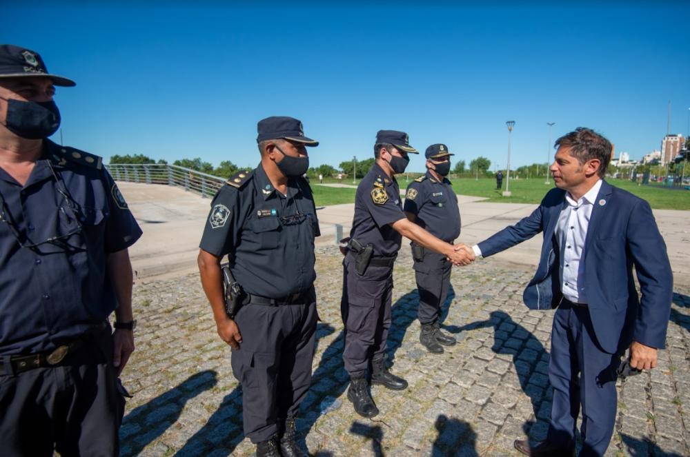 Kicillof encabezó la puesta en funcionamiento de 14 patrulleros en San Nicolás