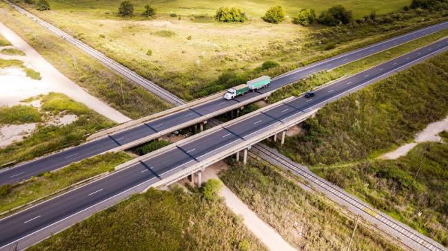 Provincia firmó los contratos para iniciar las obras en la Ruta Provincial N° 6