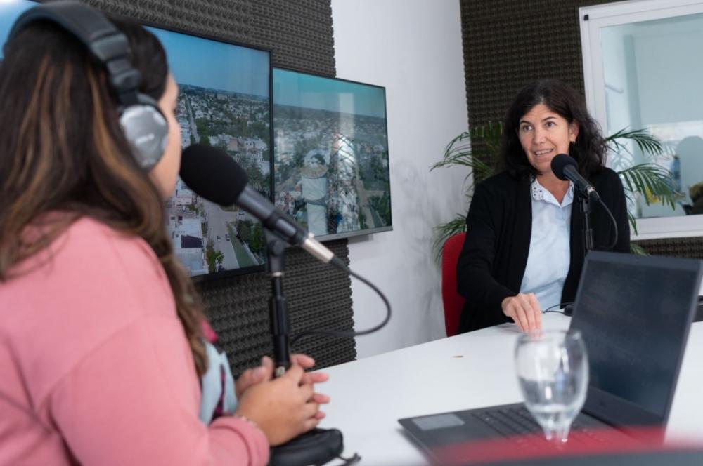 Ana Paula Cascallar: "Pelearnos buscando rédito político no va a resolver la situación del transporte a la escuela 6"