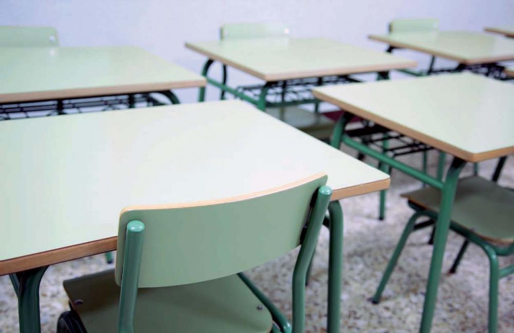 La Provincia reabrió la fábrica de mobiliario escolar