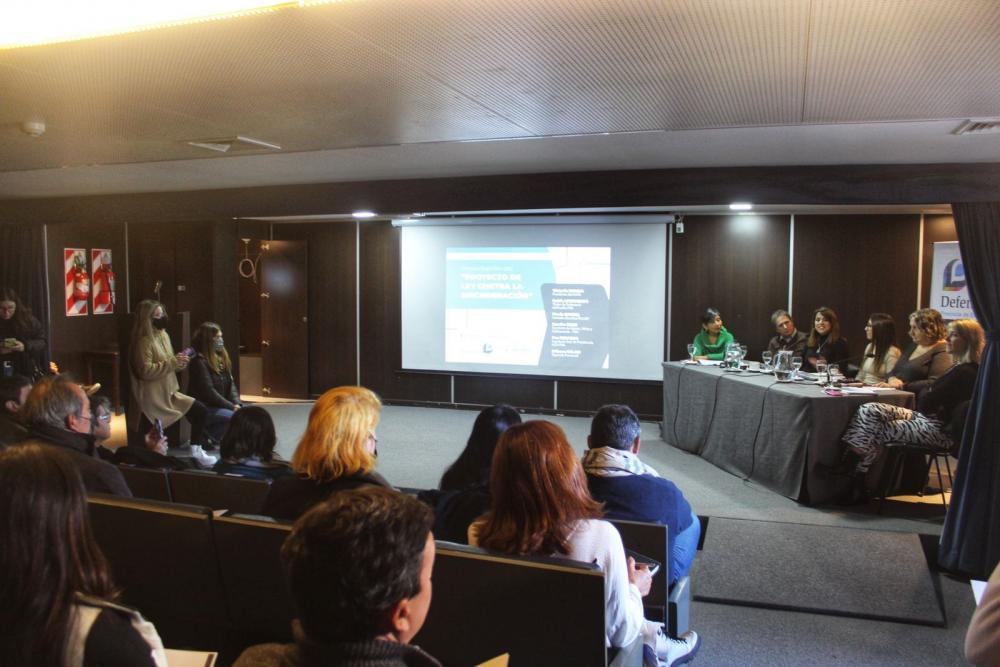 Presentan proyecto de Ley contra la Discriminación