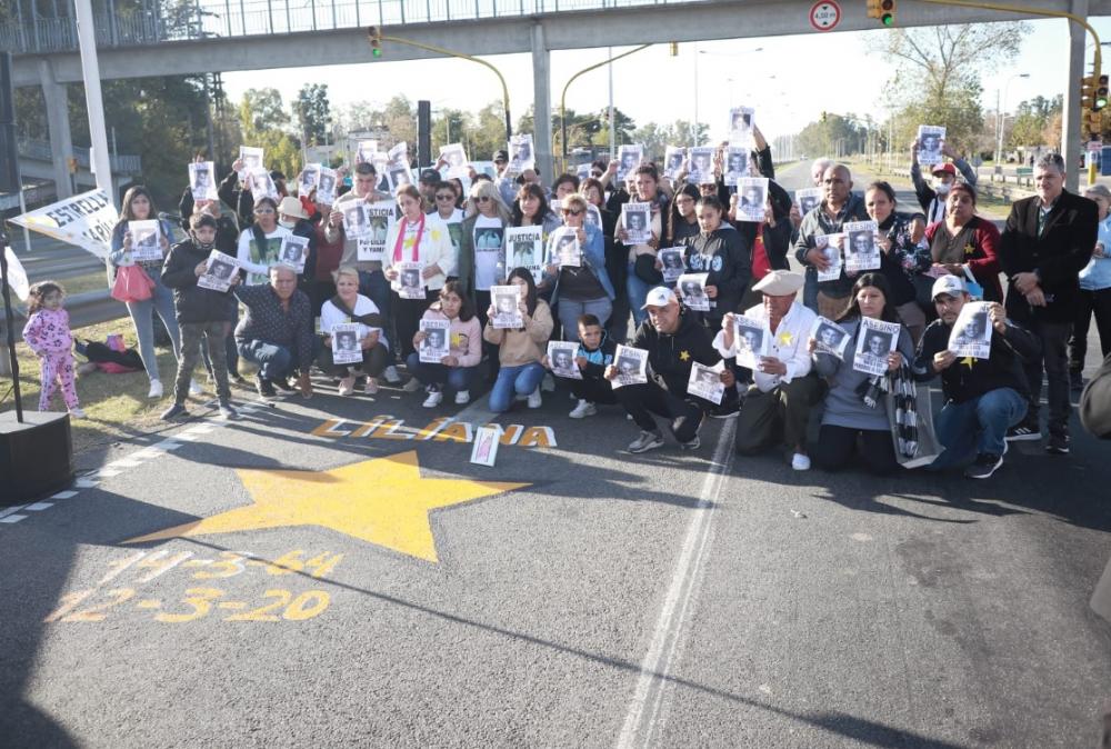 Transporte bonaerense colocó estrellas amarillas en Cañuelas