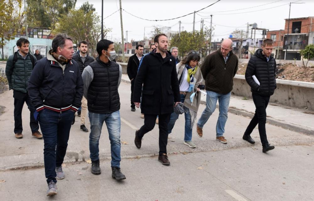 El Ministro Pablo López recorrió obras financiadas por el BID
