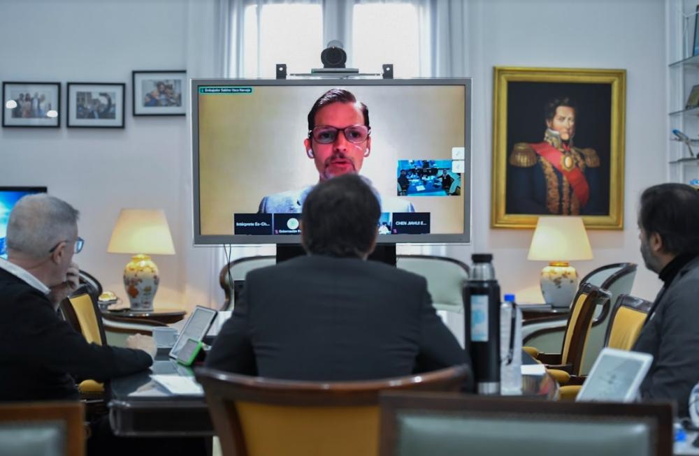 Kicillof se reunió con autoridades de un holding chino