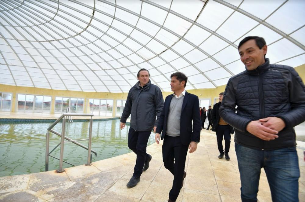 Kicillof recorrió el Parque Termal y una empresa láctea
