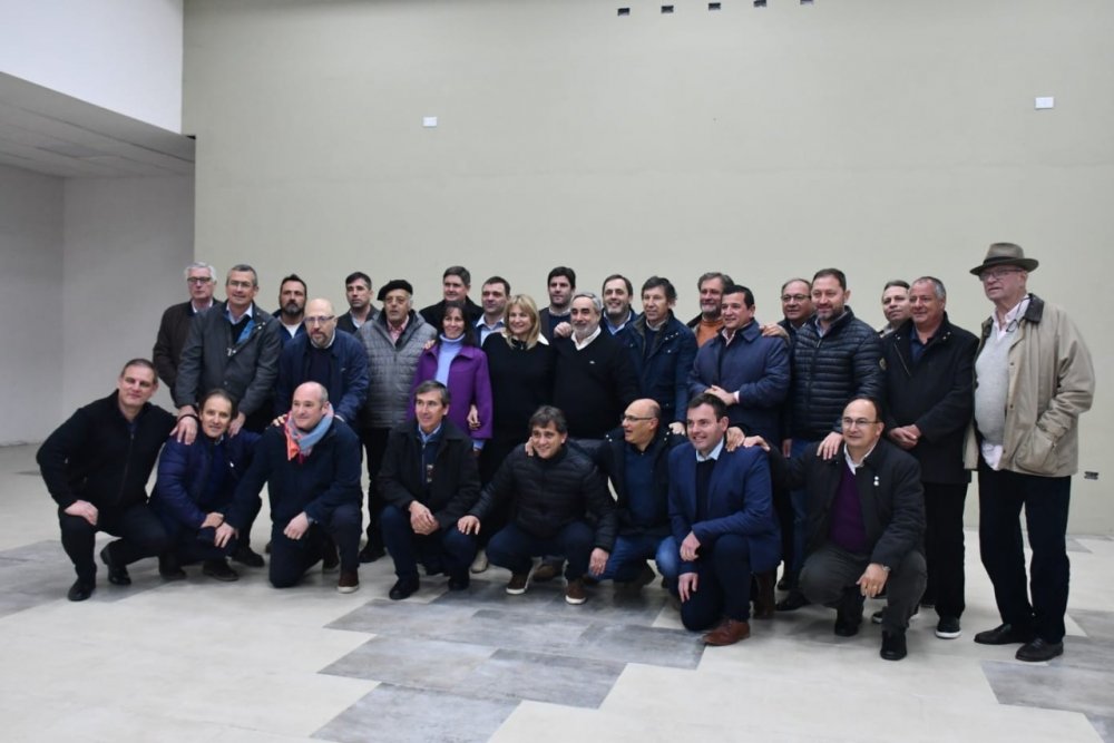 "Queremos que los intendentes y el radicalismo sean la locomotora para salir de este proceso"