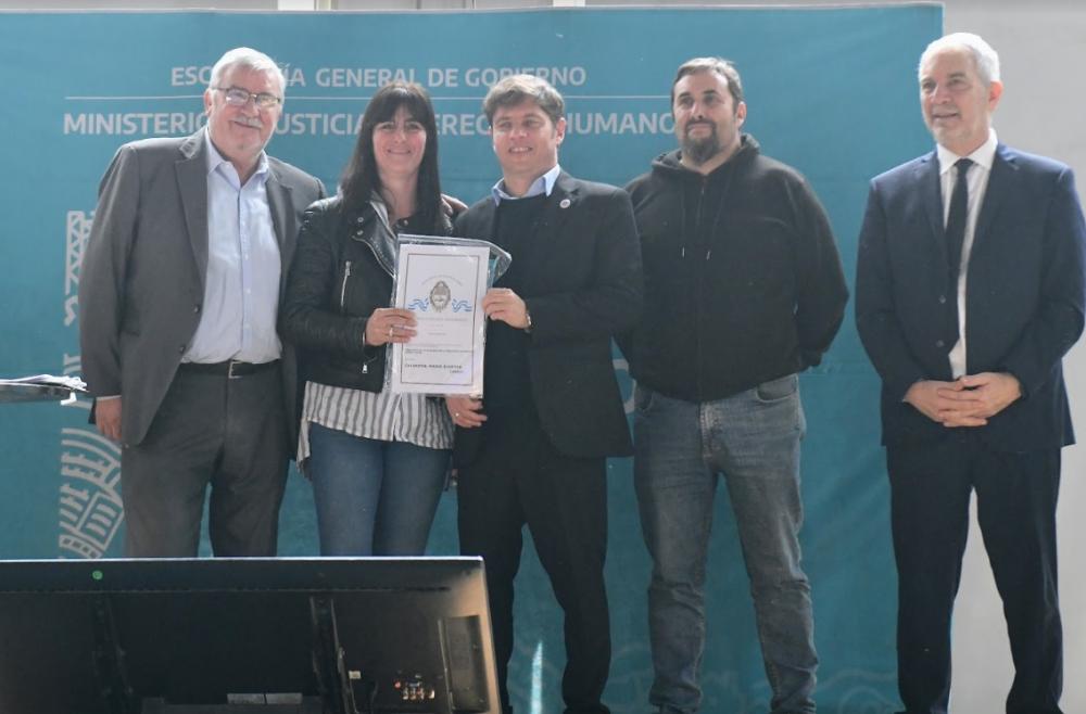 Kicillof entregó 301 títulos de propiedad a familias y entidades de Bragado