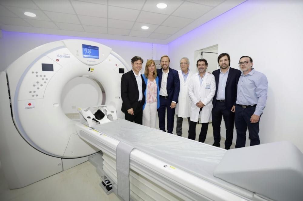 Kicillof y Granados recorrieron las obras del Hospital Eurnekian y pusieron en funcionamiento 11 nuevas ambulancias
