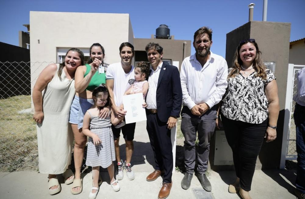 Kicillof entregó 25 viviendas y 425 escrituras gratuitas