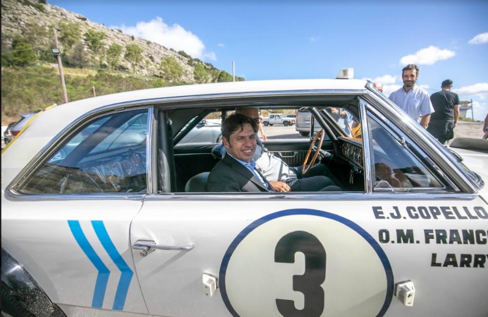 Kicillof visitó el nuevo Centro de Diagnóstico por Imágenes y puso en funcionamiento una ambulancia de alta complejidad