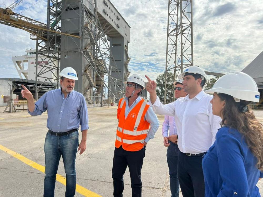 Se firmó un convenio para modernizar el puerto de Bahía Blanca