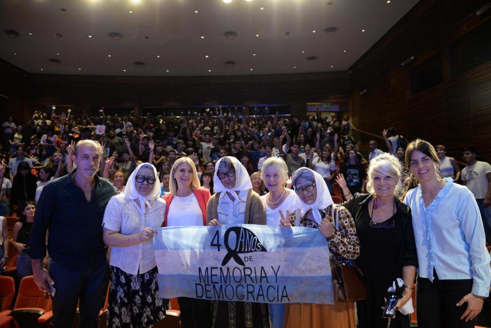 Verónica Magario: “La verdad, la memoria y la justicia son el pilar de la construcción de la democracia”