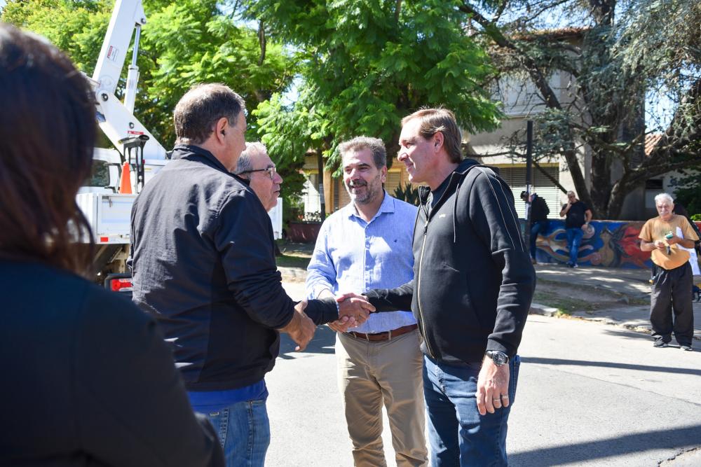 Garro y Ritondo supervisaron la instalación de cámaras de seguridad en Villa Elisa