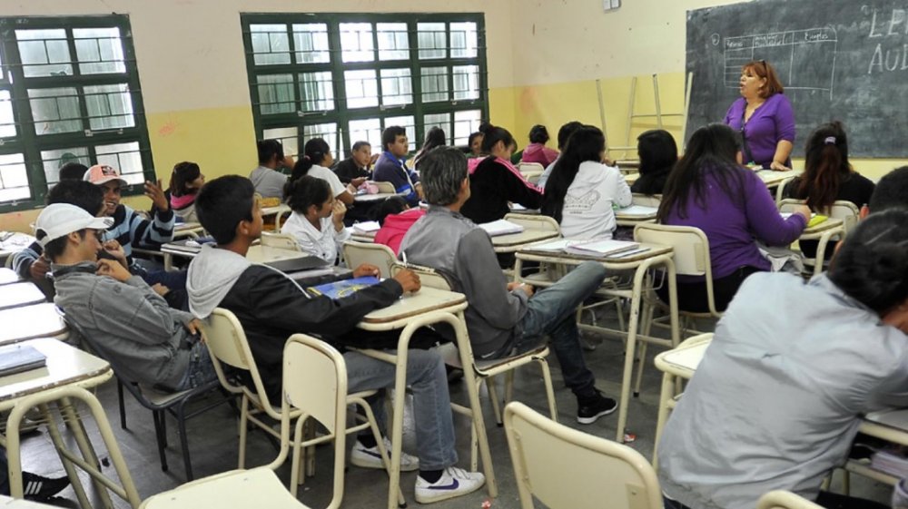 La Provincia formalizó los cambios de evaluación en escuelas secundarias