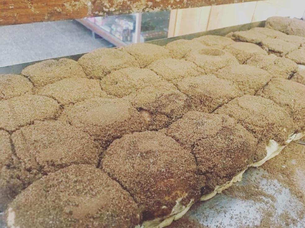 Cuatro destinos para degustar la mejor torta negra bonaerense