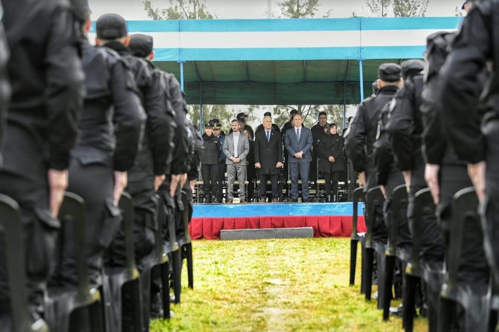 Emotiva jura de fidelidad a la bandera nacional de 685 cadetes del Servicio Penitenciario Bonaerense