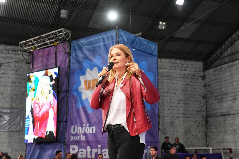 Verónica Magario: "Hay que elegir si vamos por los derechos o retrocedemos"